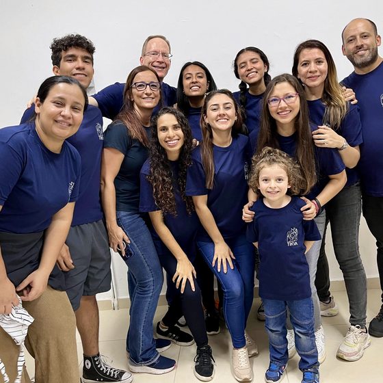 The TIKVA volunteer team together in Medellín